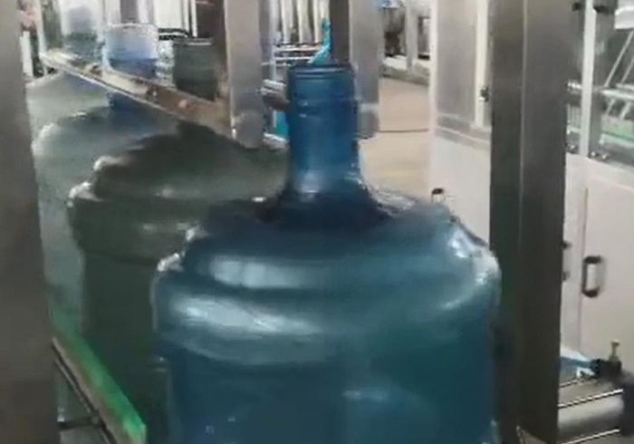 5加仑灌装机视频